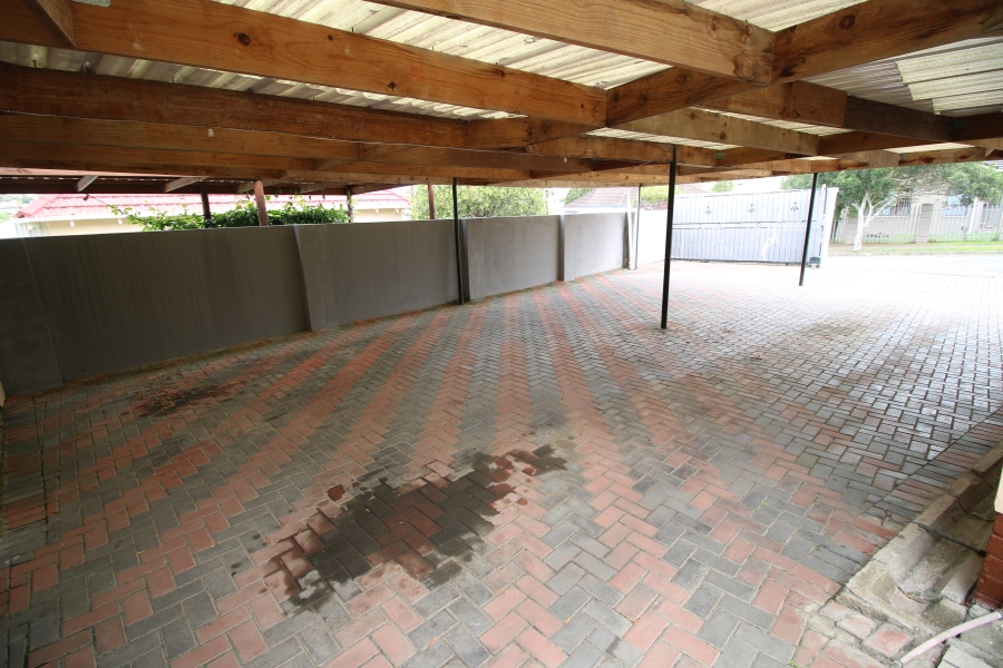 3 Bedroom Property for Sale in Cambridge West Eastern Cape